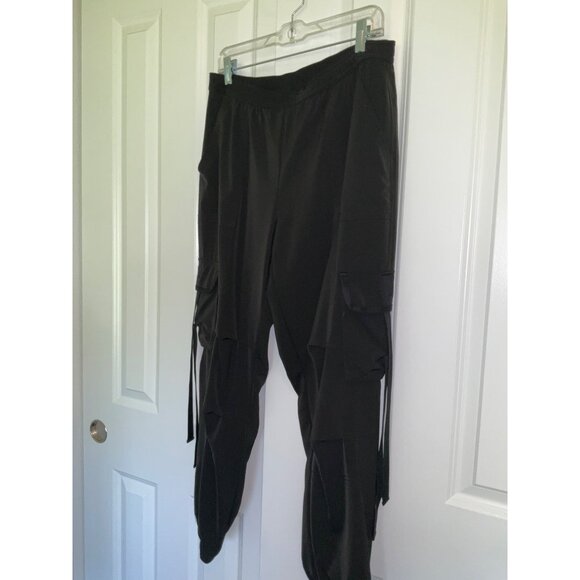 Chico’s Black Label tie pocket cargo black pants size 1 Medium - Picture 2 of 9